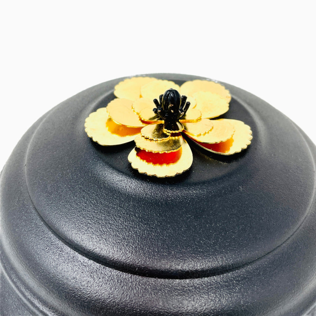 BLACK AND GOLD CANDY BOWL WITH LID