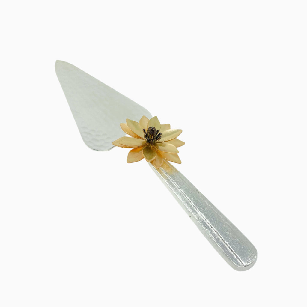 SILVER TONE CAKE SPATULA